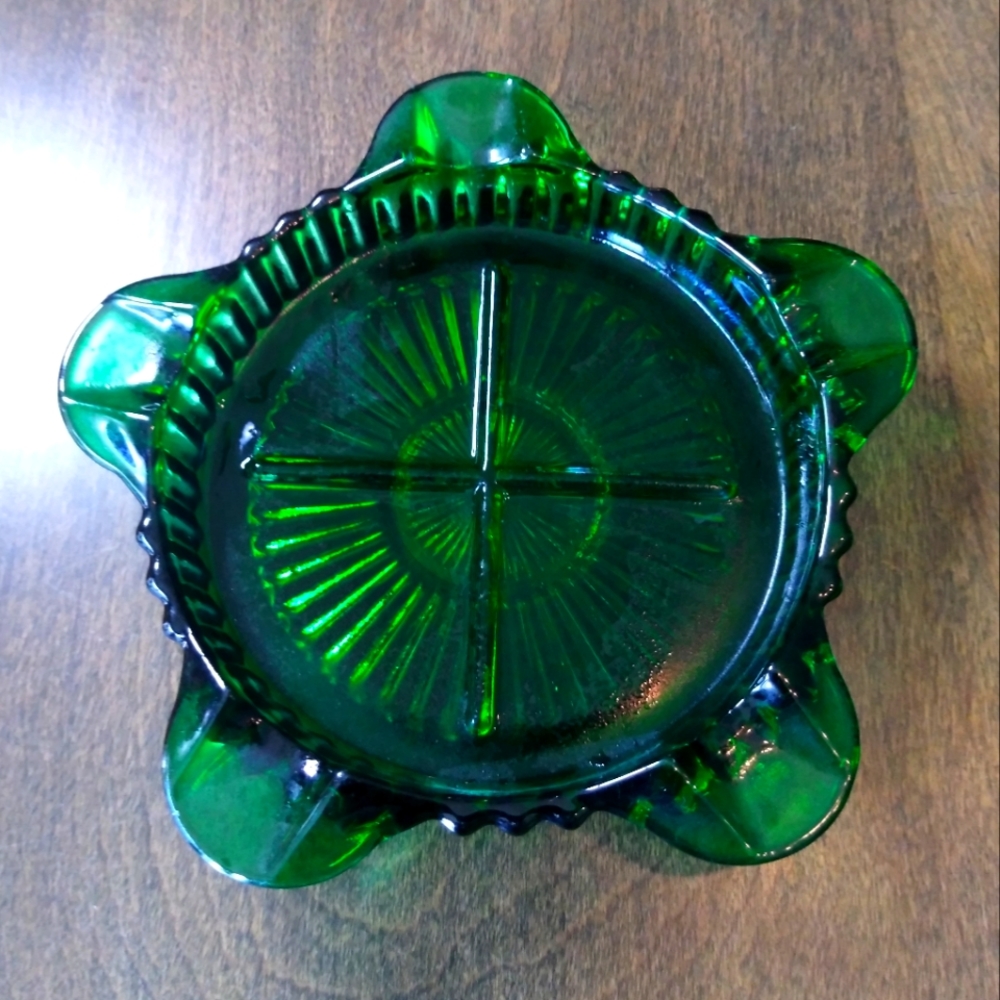 ANCHOR HOCKING FIRE KING FOREST GREEN 3-1/4" 5 TAB ASH TRAY